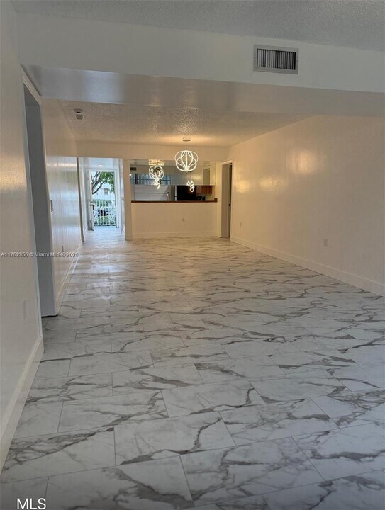 3526 Whitehall Dr in West Palm Beach, FL - Building Photo
