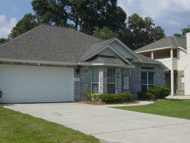 254 Maple Ln in Conroe, TX - Building Photo