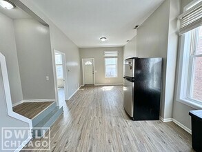 2133 S Fairfield Ave, Unit 1 in Chicago, IL - Building Photo - Building Photo