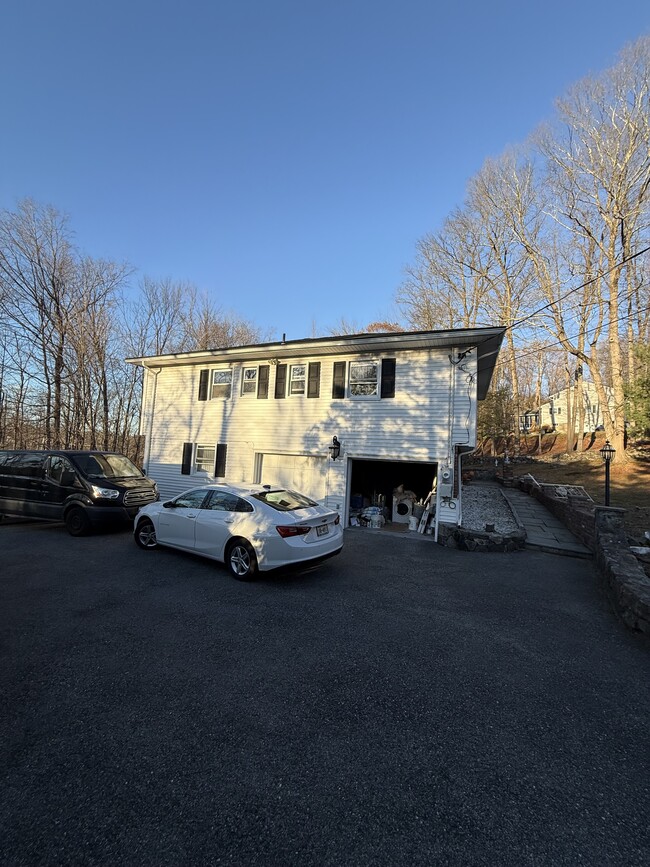 2355 Vista Ct in Yorktown Heights, NY - Building Photo - Building Photo