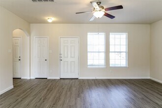 9711 Floria Ct in Houston, TX - Building Photo - Building Photo