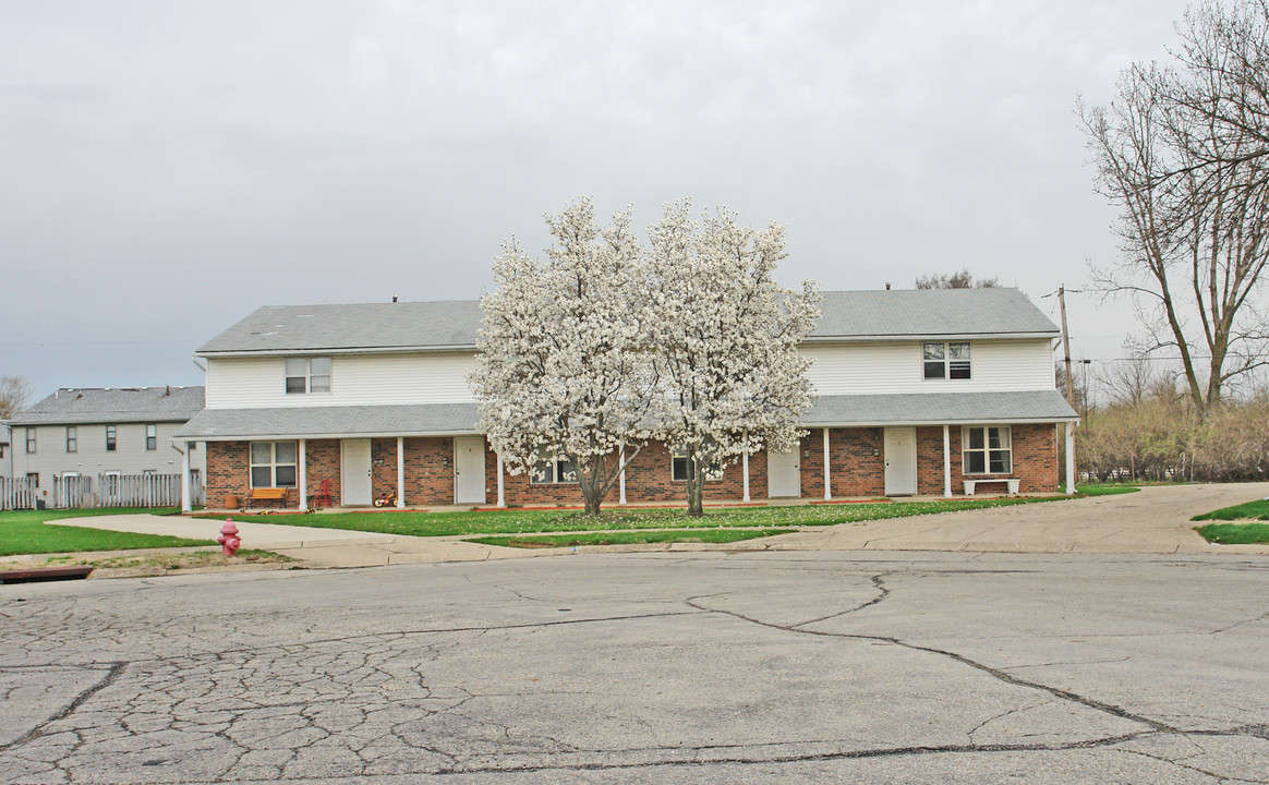 6820-7050 Emerald Ave in Enon, OH - Building Photo