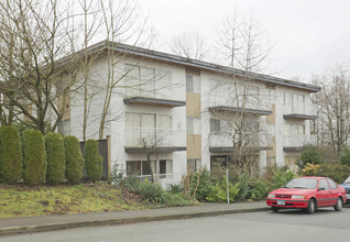 13478 Hilton Rd in Surrey, BC - Building Photo - Building Photo