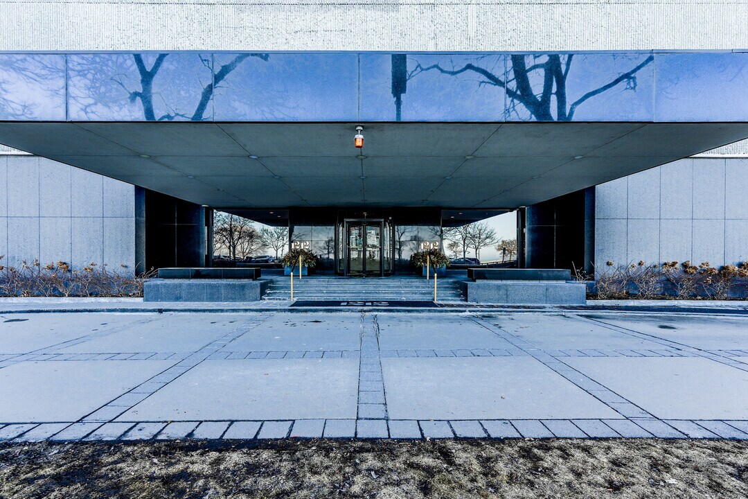 1212 N Lake Shore Dr in Chicago, IL - Building Photo