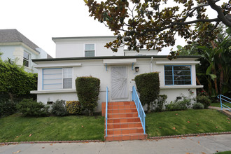 453 S Doheny Dr in Beverly Hills, CA - Building Photo - Building Photo