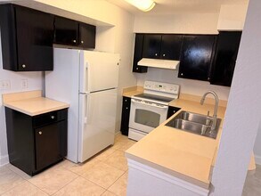 3904 Brigadoon Cir in Clearwater, FL - Building Photo - Building Photo