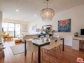 2276 S Beverly Glen Blvd in Los Angeles, CA - Building Photo - Building Photo