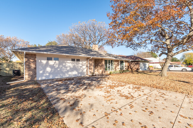 2824 Amber Dr S in Fort Worth, TX - Building Photo - Building Photo