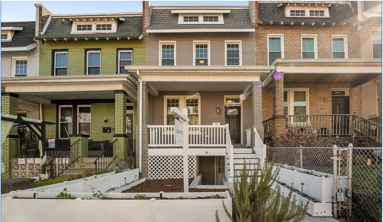 317 Todd Pl NE in Washington, DC - Building Photo