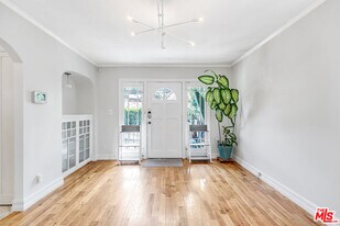 1725 Morton Ave in Los Angeles, CA - Building Photo