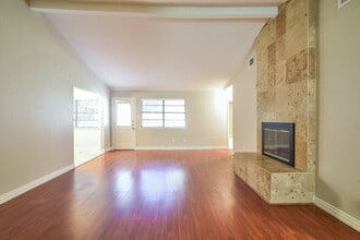 15907 Marsh Hawk St in Humble, TX - Foto de edificio - Building Photo