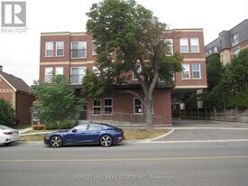8010 Kipling Ave in Vaughan, ON - Building Photo