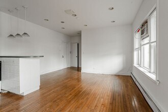 4405 N Clark St in Chicago, IL - Building Photo - Building Photo