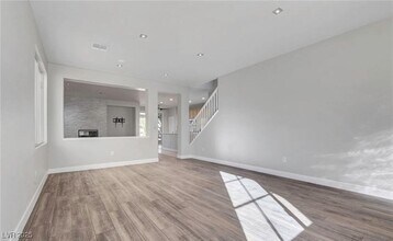 9412 Warm Waters Ave in Las Vegas, NV - Building Photo - Building Photo