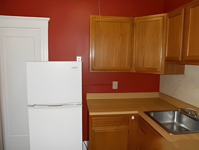 349A Pleasant St, Unit #A1-18 in Malden, MA - Building Photo - Building Photo