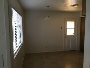 6425 Plaquemines Dr in Bakersfield, CA - Building Photo - Building Photo