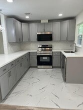 1310 Canterview Dr in Houston, TX - Building Photo - Building Photo