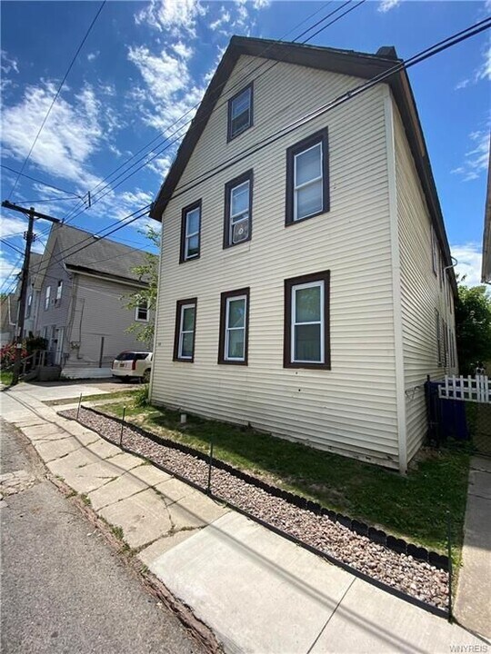 36 Hoffman Pl in Buffalo, NY - Building Photo