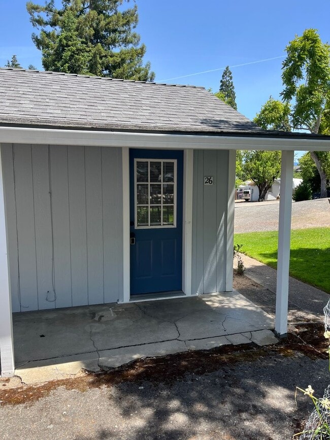 278 Idaho St in Ashland, OR - Foto de edificio - Building Photo