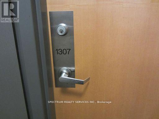 3865 Lake Shore Blvd W in Toronto, ON - Building Photo - Building Photo