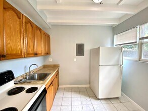 527 48th St-Unit -4 in West Palm Beach, FL - Building Photo - Building Photo