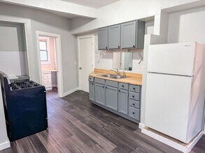 921 4th St NW in Grand Rapids, MI - Building Photo - Building Photo