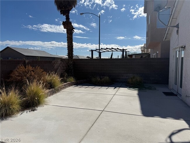 5740 Crescent Landing St