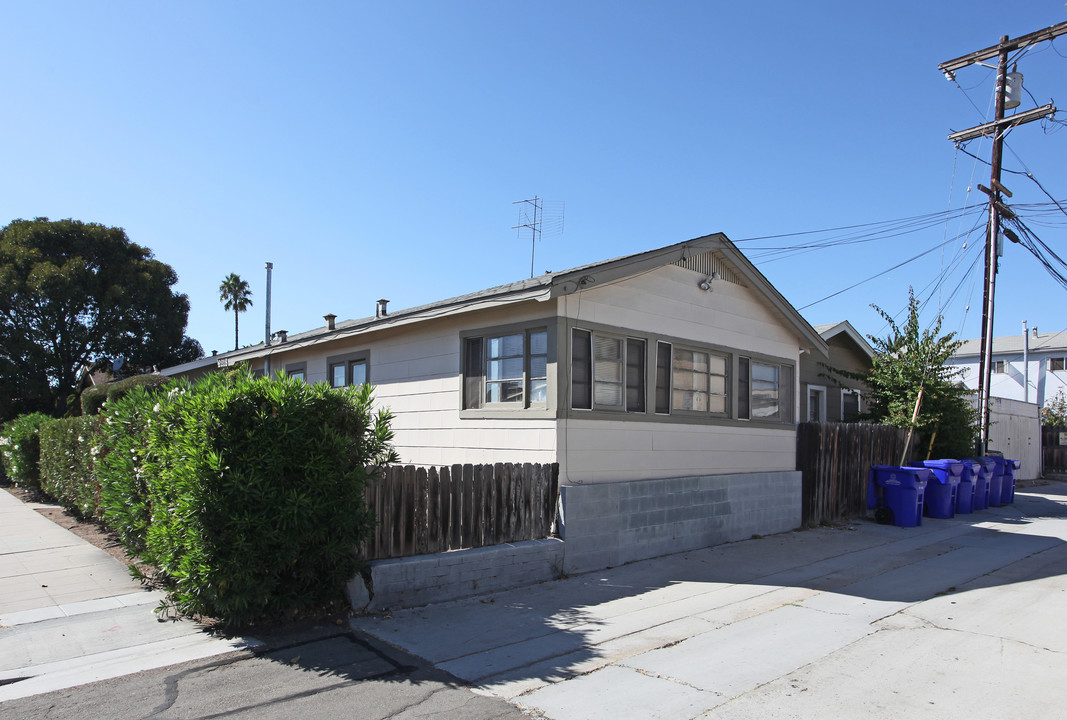 2208-2218 Meade Ave in San Diego, CA - Building Photo