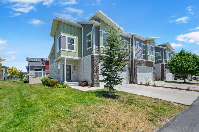 property at 4287 Golden Grv