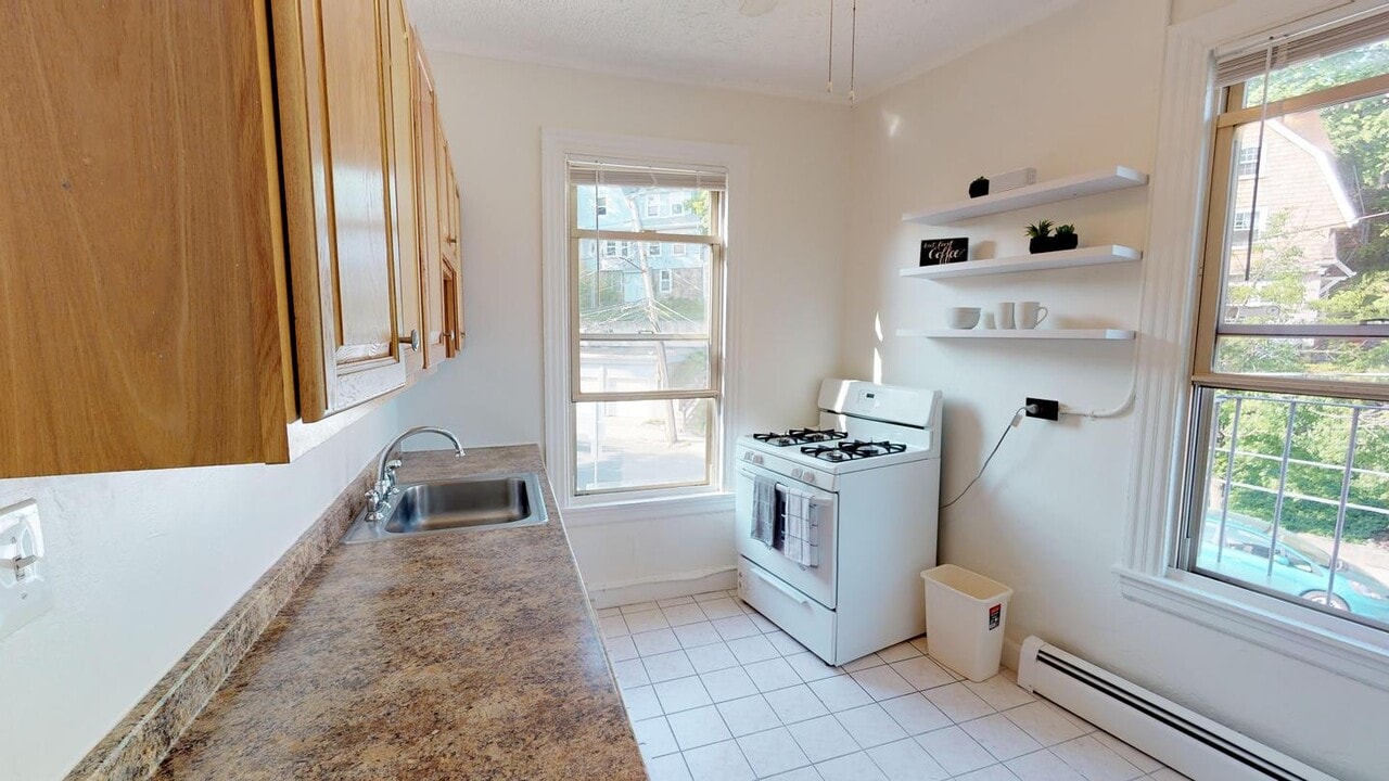 1729 Commonwealth Ave in Boston, MA - Building Photo