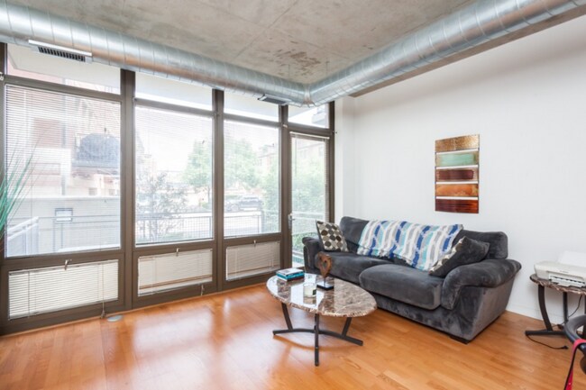 property at 1000 N Kingsbury St