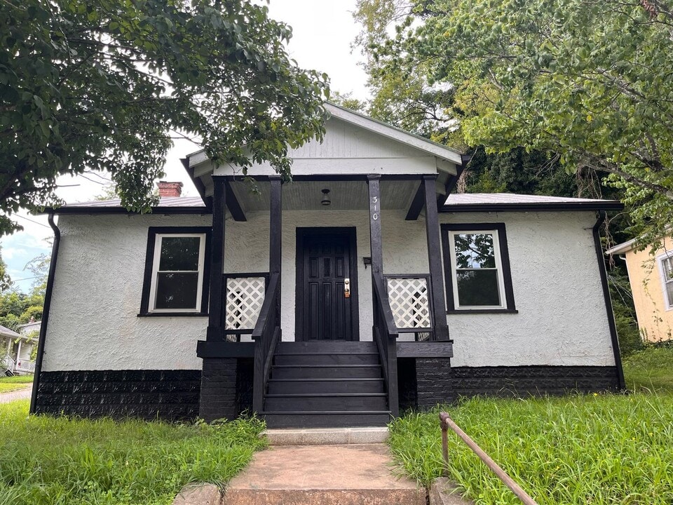 310 Plum St in Danville, VA - Building Photo