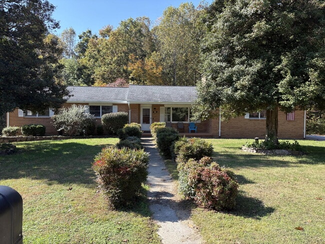 property at 989 Mine Gap Rd