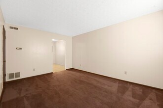 116 W Norwich Ave, Unit 2 in Columbus, OH - Building Photo - Building Photo
