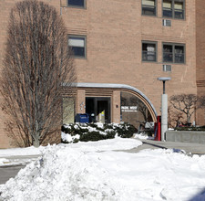 Park West Apartments in Providence, RI - Building Photo - Building Photo