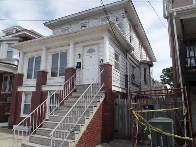 15 N Morris Ave in Atlantic City, NJ - Building Photo - Building Photo