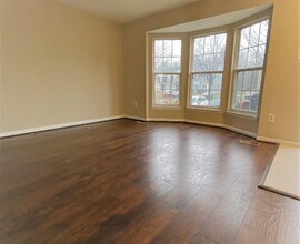 516 Hollyberry Way in Frederick, MD - Building Photo - Building Photo