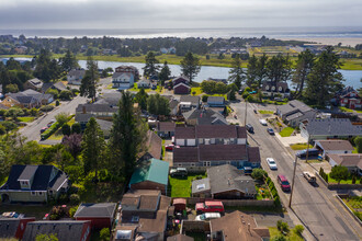 711 16th Ave in Seaside, OR - Building Photo - Building Photo