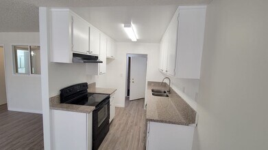 5461 Kester Ave in Los Angeles, CA - Building Photo - Building Photo