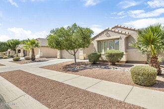 17820 W Charter Oak Rd in Surprise, AZ - Building Photo - Building Photo