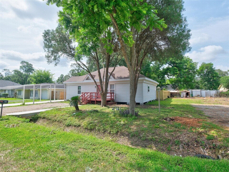 2703 Areba St in Houston, TX - Building Photo