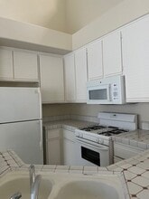 430 Navaro Pl, Unit 220 in San Jose, CA - Building Photo - Building Photo