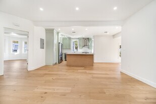 11 Knollin St, Unit 2 in Malden, MA - Building Photo