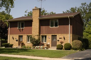 281 1st St in Elmhurst, IL - Building Photo