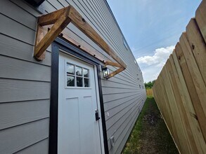 4702 Baton Rouge St in Houston, TX - Building Photo - Building Photo