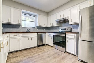 1605 Dale Cove in Round Rock, TX - Foto de edificio - Building Photo