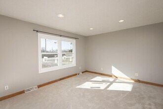 122 Willa Ln in Windsor, MO - Building Photo - Building Photo