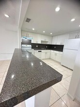 13499 Biscayne Blvd, Unit NA in North Miami, FL - Building Photo - Building Photo