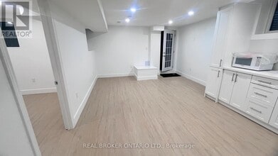 8 Rainsford Rd in Markham, ON - Building Photo - Building Photo