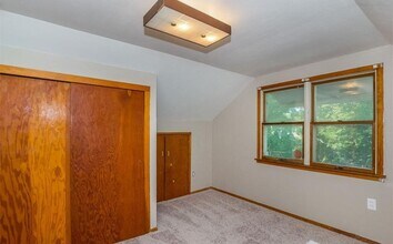 1050 17th St NE in Cedar Rapids, IA - Building Photo - Building Photo